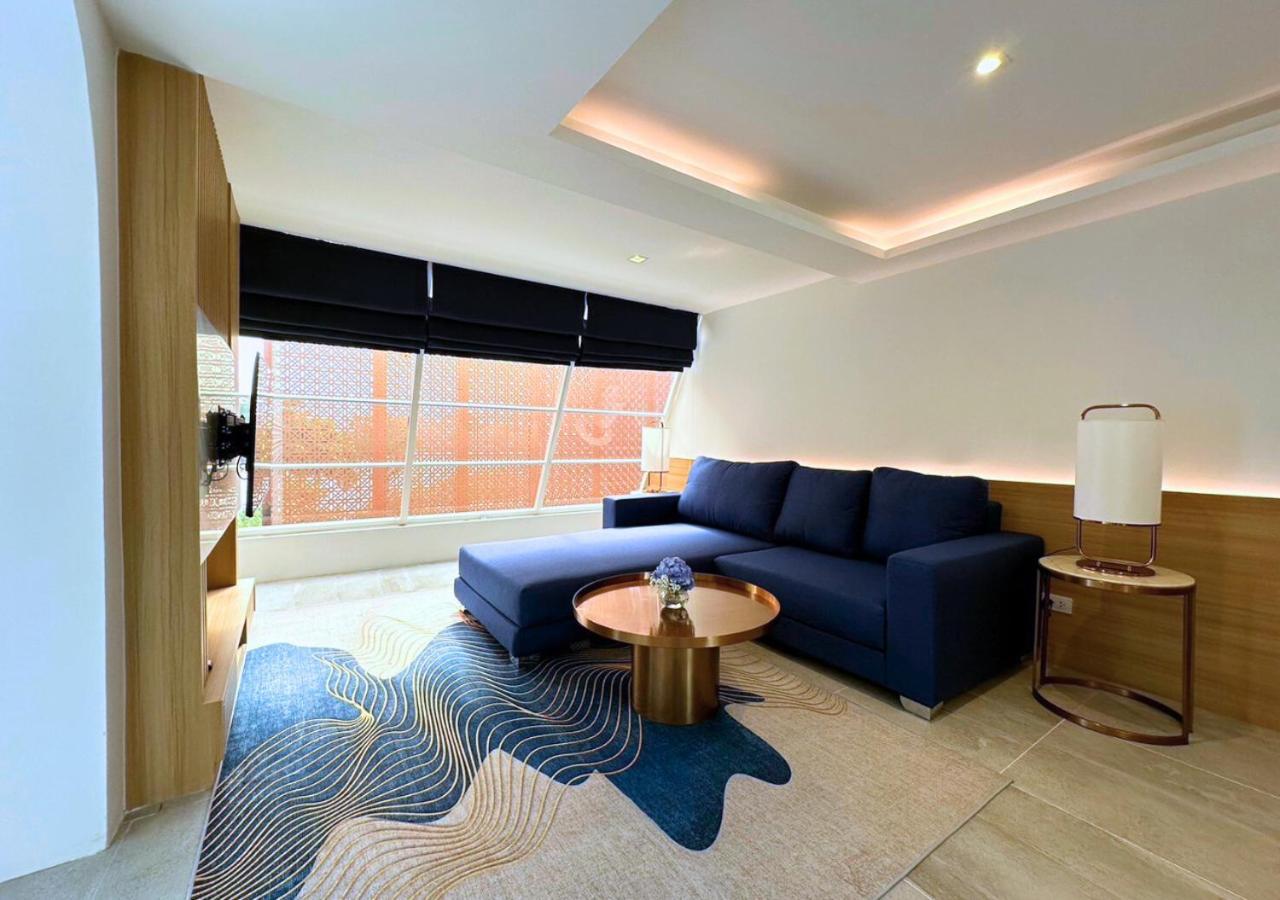 Away Bangkok Riverside Kene Екстер'єр фото