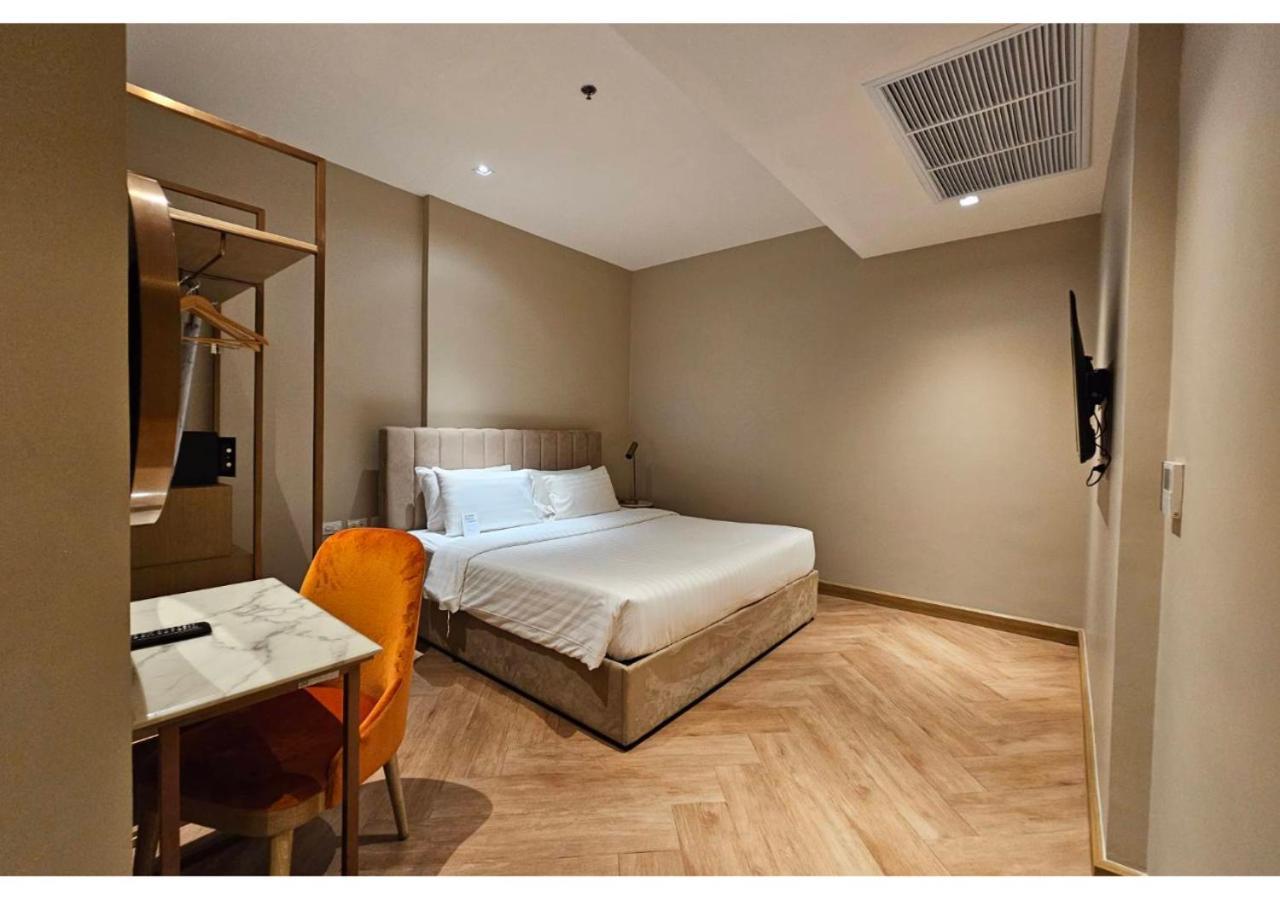 Away Bangkok Riverside Kene Екстер'єр фото